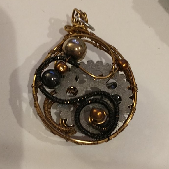 🇨🇦Steampunk Wire Wrapped Pendant - Picture 3 of 4